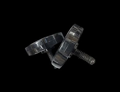 UNIVERSAL THUMBS 34 1